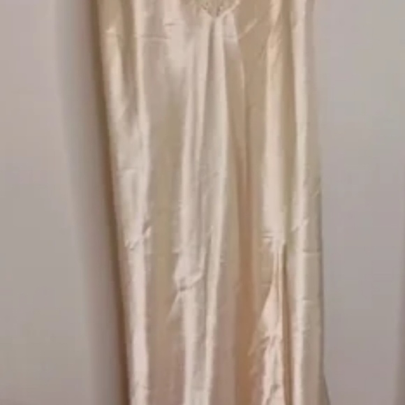 Victoria's Secret Vintage Gold Label Full Length Wide Sweep Nightgown Cream L - Picture 2 of 13